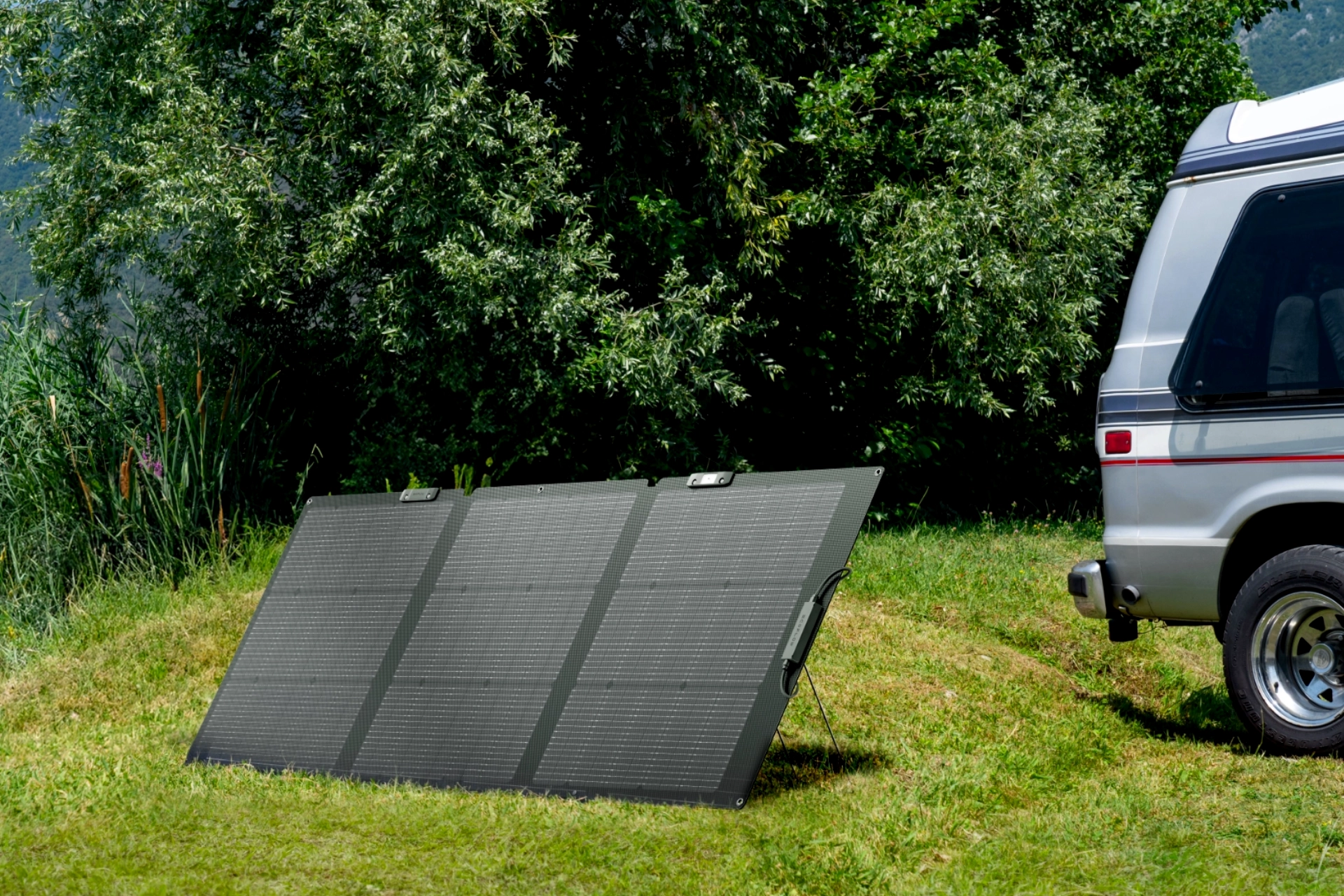 Składany panel solarny EcoFlow 160W NextGen w terenie