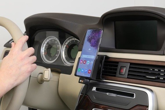 Uchwyt do Samsung Galaxy S20 z wbudowanym kablem USB oraz ładowarką samochodową