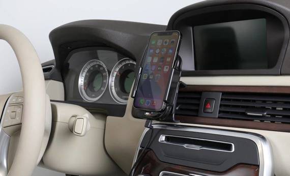 Uchwyt indukcyjny dedykowany do Apple iPhone 12 z wbudowanym kablem USB oraz ładowarką samochodową